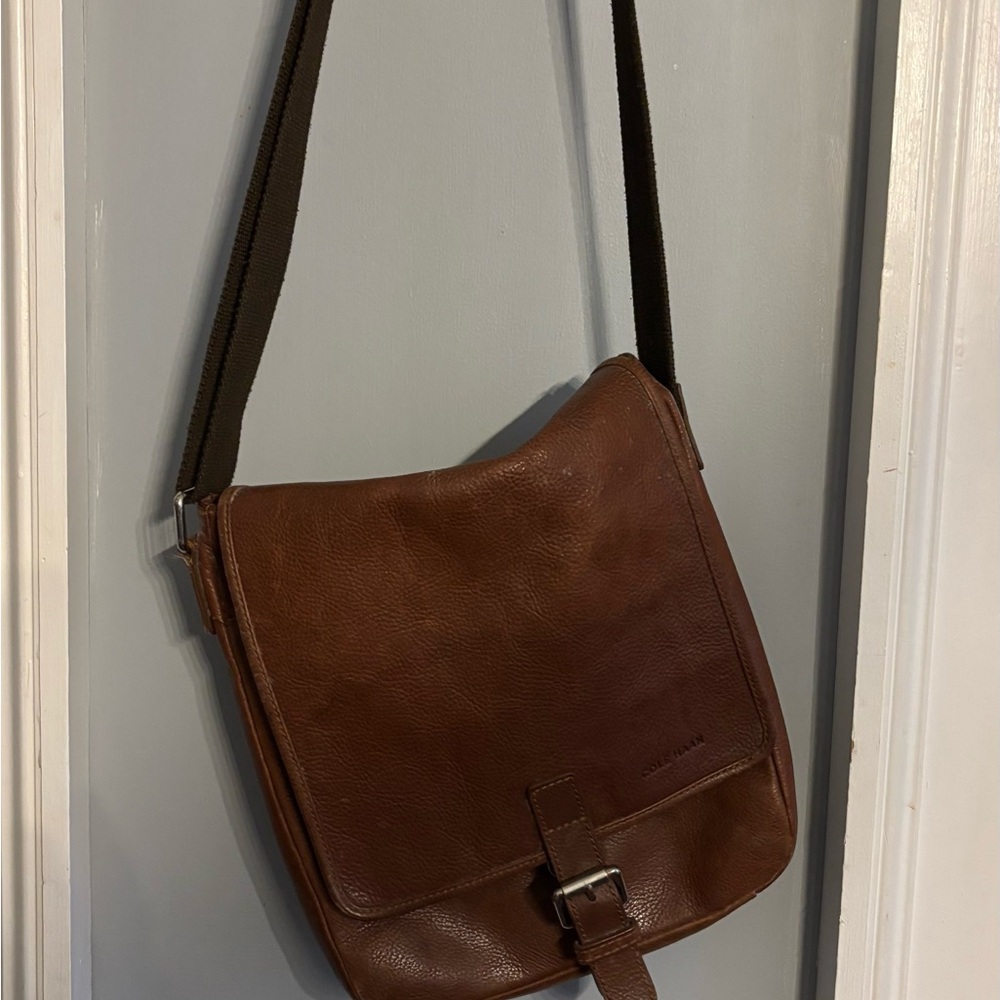 COLE HAAN CHOCOLATE BROWN LEATHER CROSSBODY HOBO STYLE
